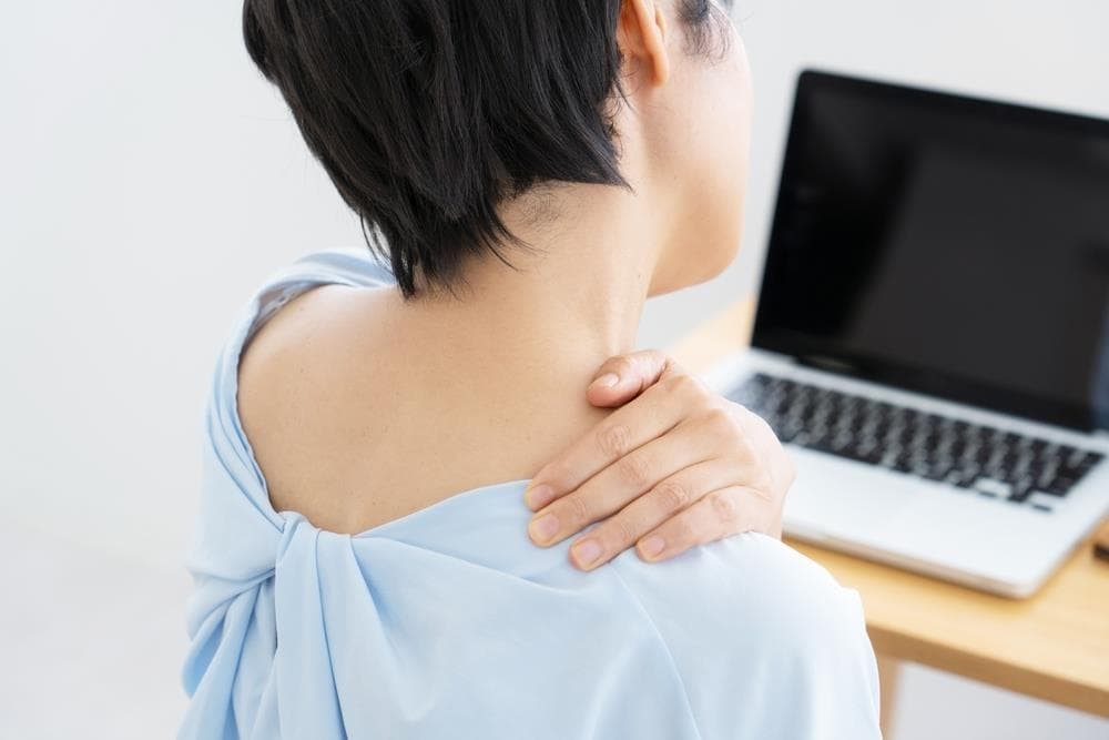 ¿Dolor cervical constante? ¡Es hora de ir al fisio!