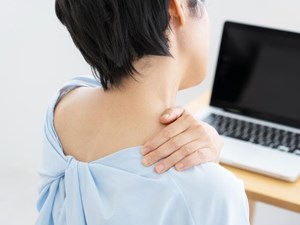 ¿Dolor cervical constante? ¡Es hora de ir al fisio!